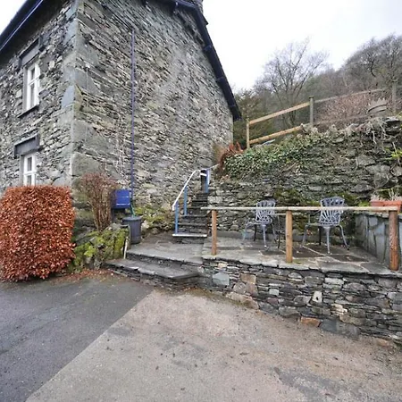 Riverbank At Stepping Stones Nyaraló Grasmere